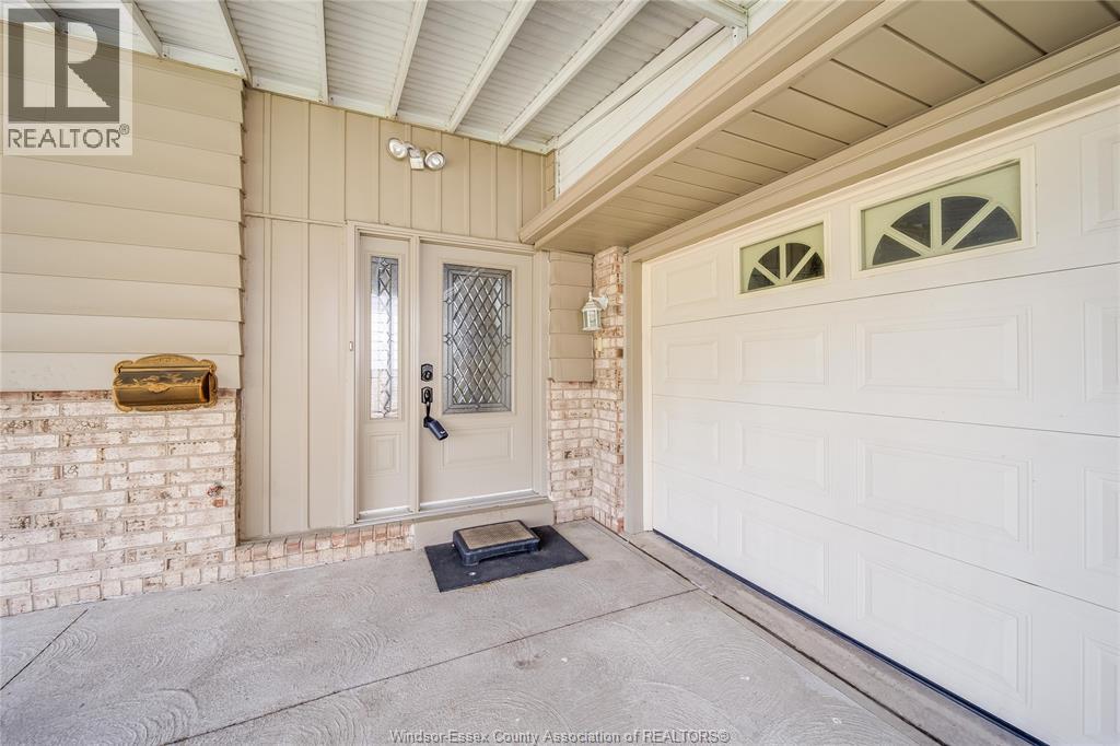 10572 Palms, Windsor, Ontario N8R 2E8 - Photo 40 - 26011917