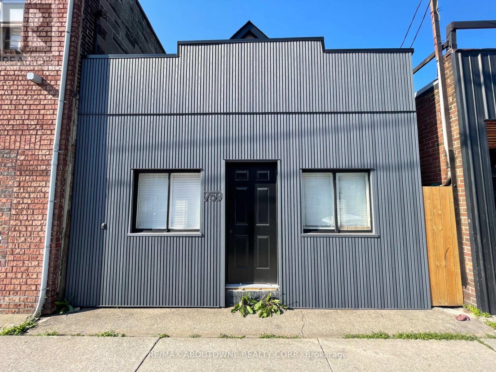 759 Barton Street E, Hamilton, Ontario  L8L 3A9 - Photo 3 - X13207118