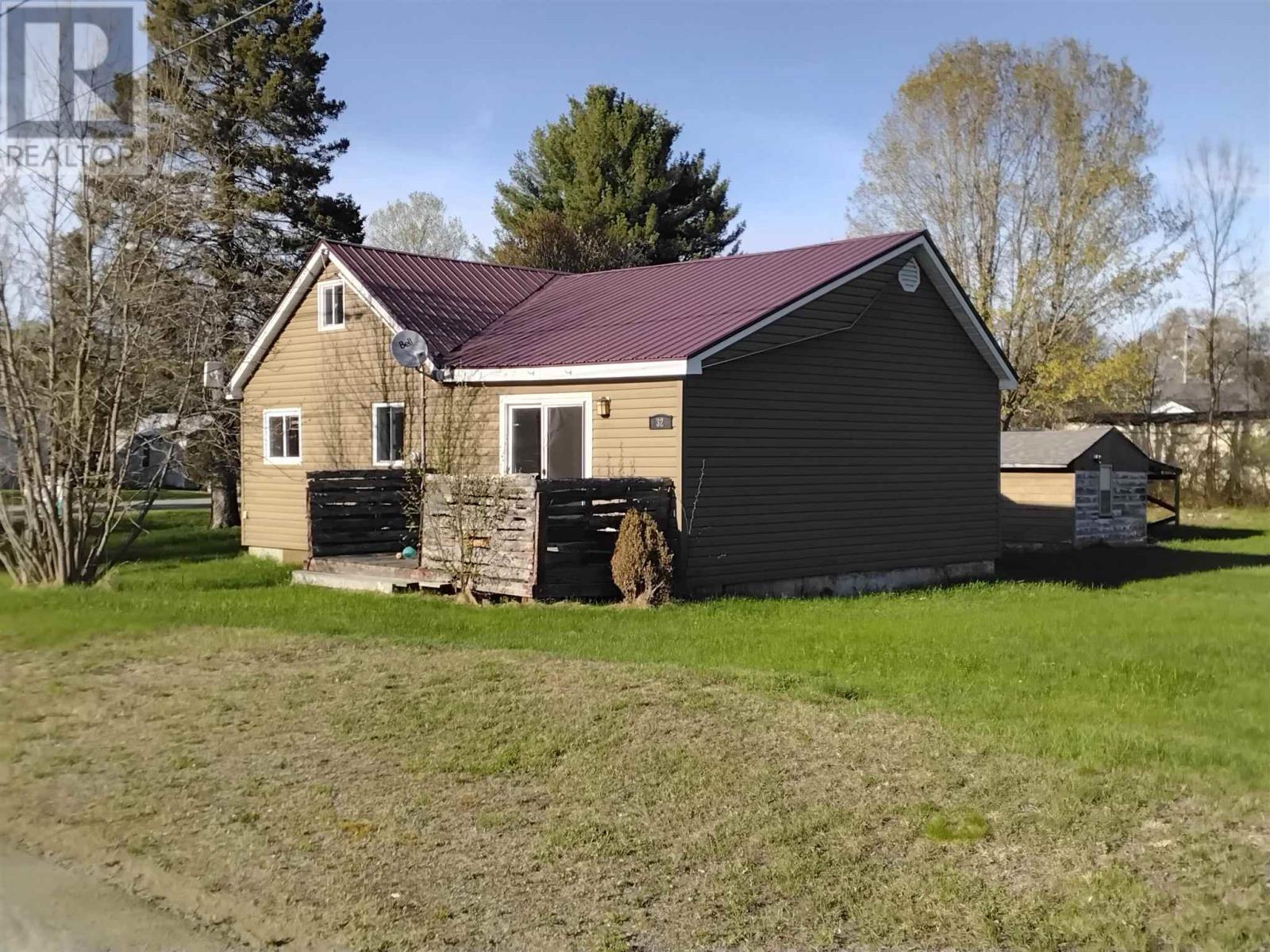 32 Main St, Iron Bridge, Ontario  P0R 1H0 - Photo 1 - SM260389