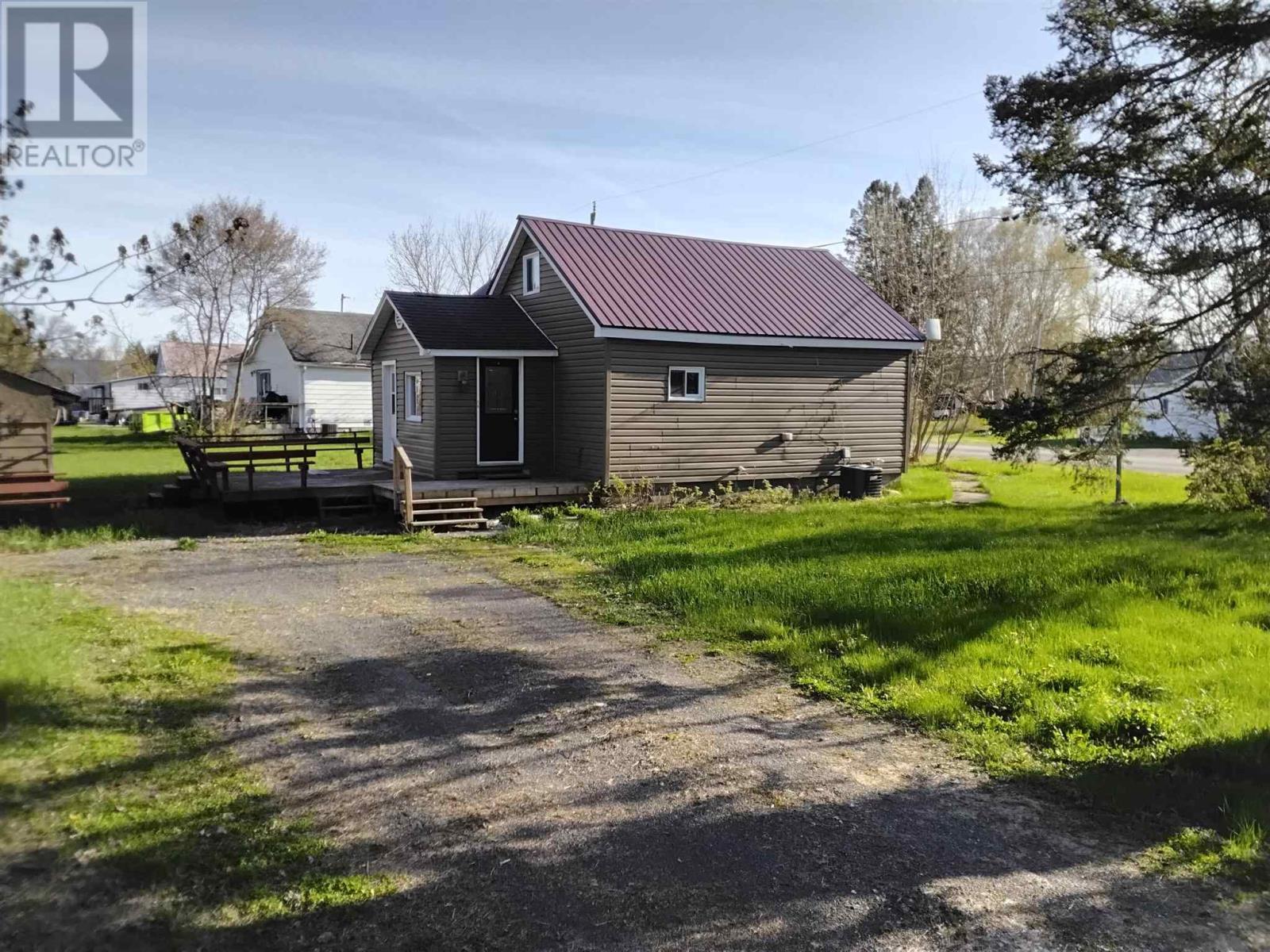 32 Main St, Iron Bridge, Ontario  P0R 1H0 - Photo 3 - SM260389
