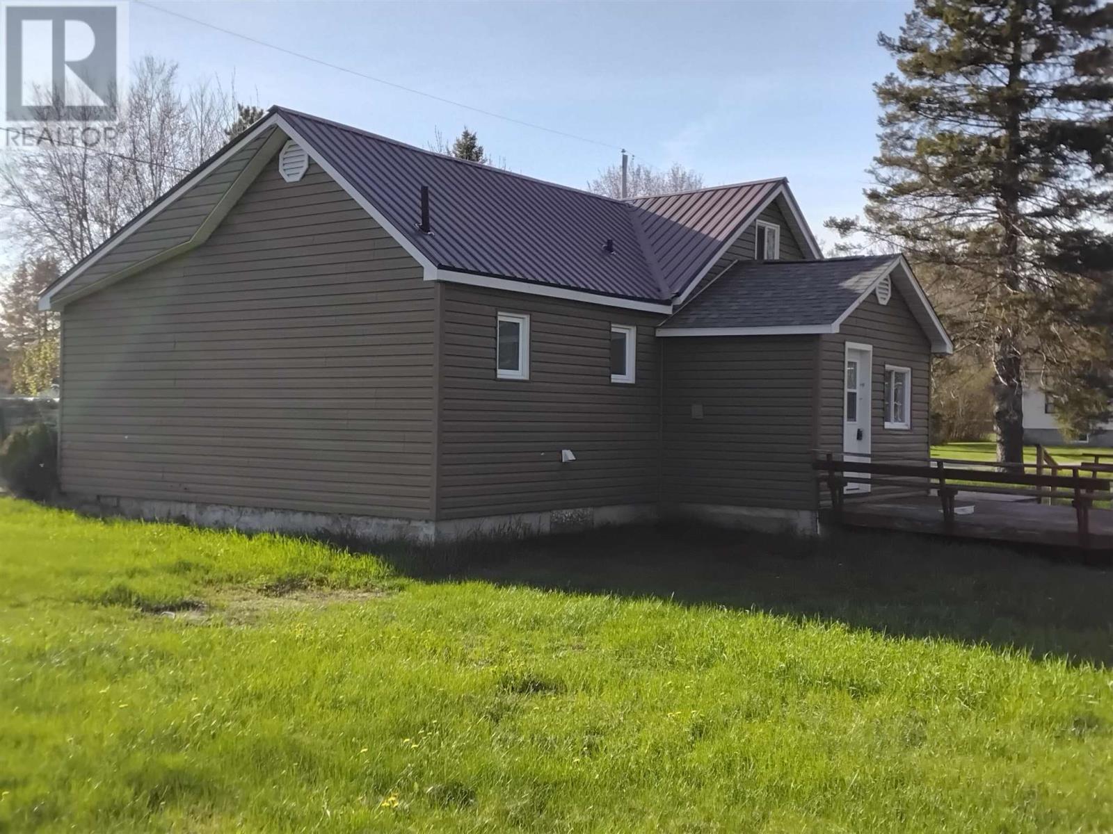 32 Main St, Iron Bridge, Ontario  P0R 1H0 - Photo 4 - SM260389