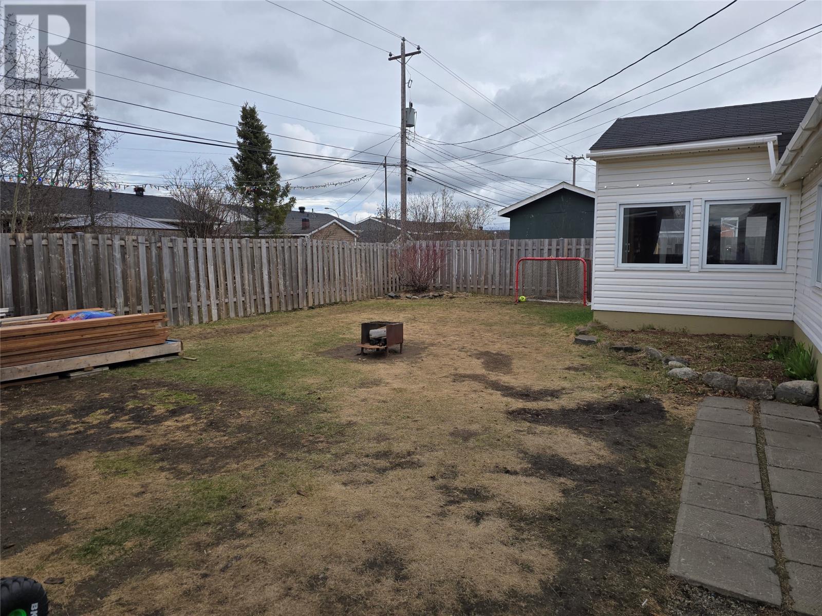 716 Lakeside Drive, Labrador City, Newfoundland & Labrador  A2V 1B8 - Photo 3 - 1297975