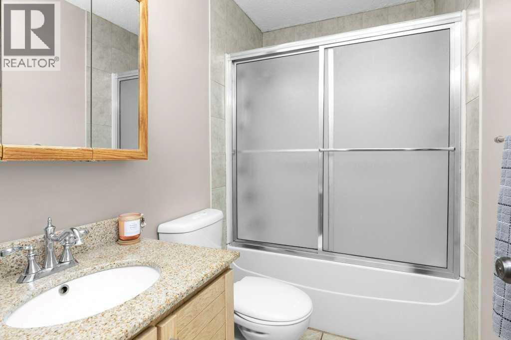 65 Wiltshire Boulevard, Red Deer, Alberta  T4N 6L2 - Photo 18 - A2313624