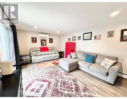 10 Southcott Drive