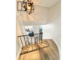 10 Southcott Drive