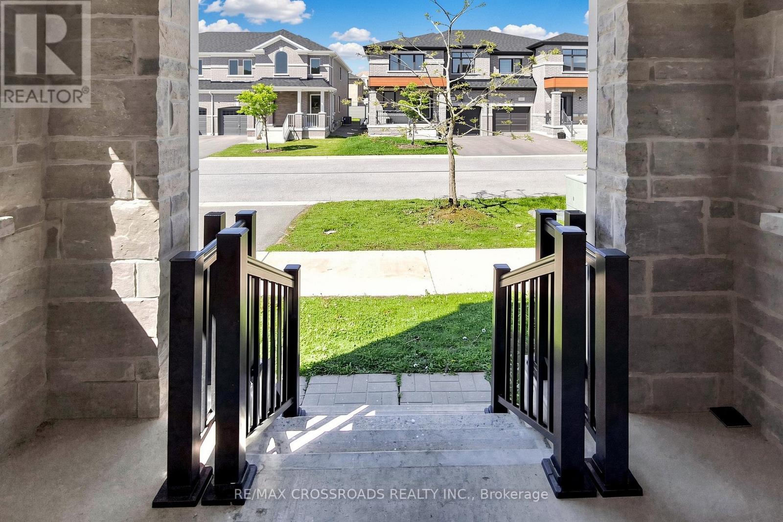 27 Collier Crescent, Markham, Ontario  L6E 0T2 - Photo 4 - N13202444