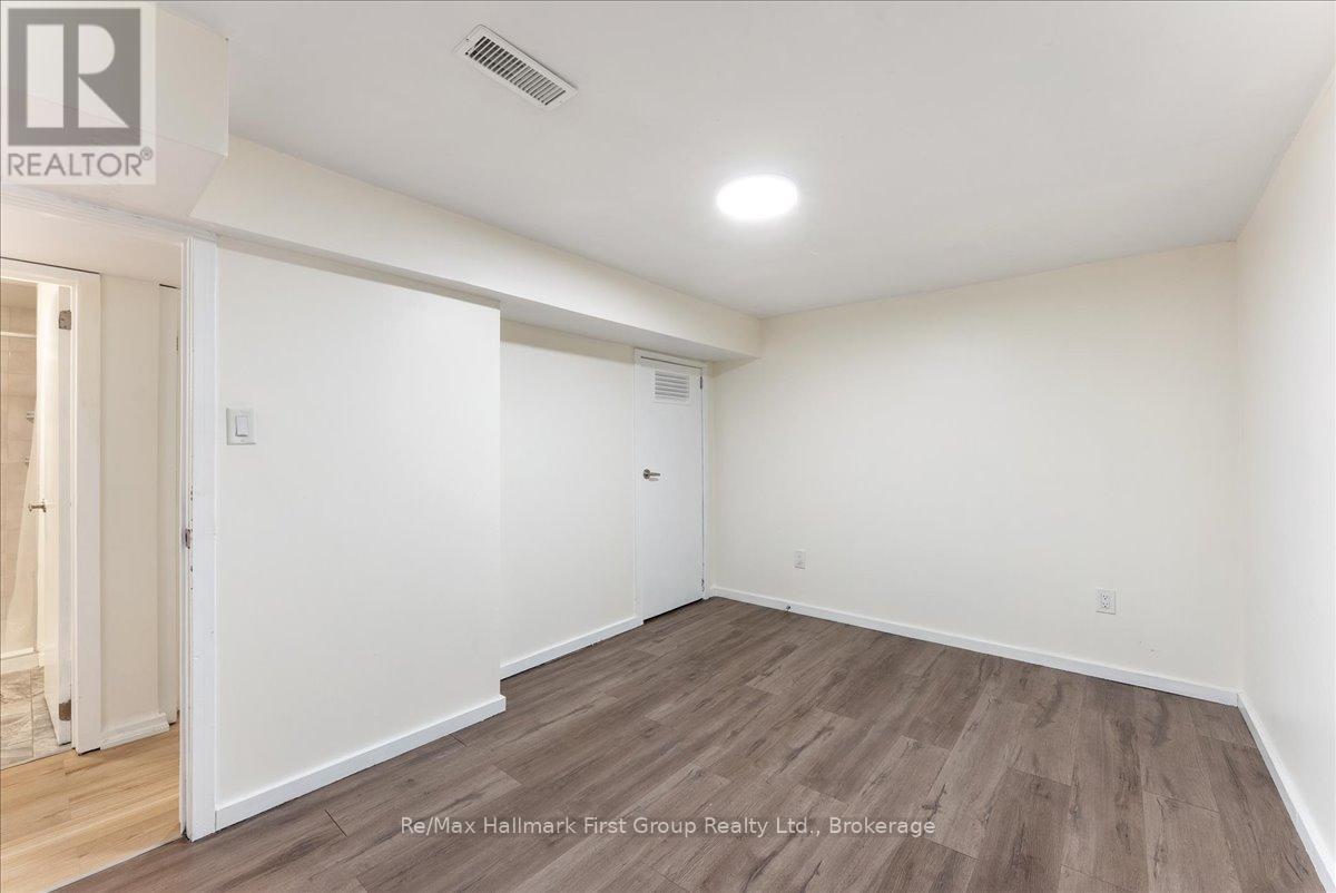 121 Ribblesdale Avenue, Whitby, Ontario  L1N 7K2 - Photo 14 - E13207272