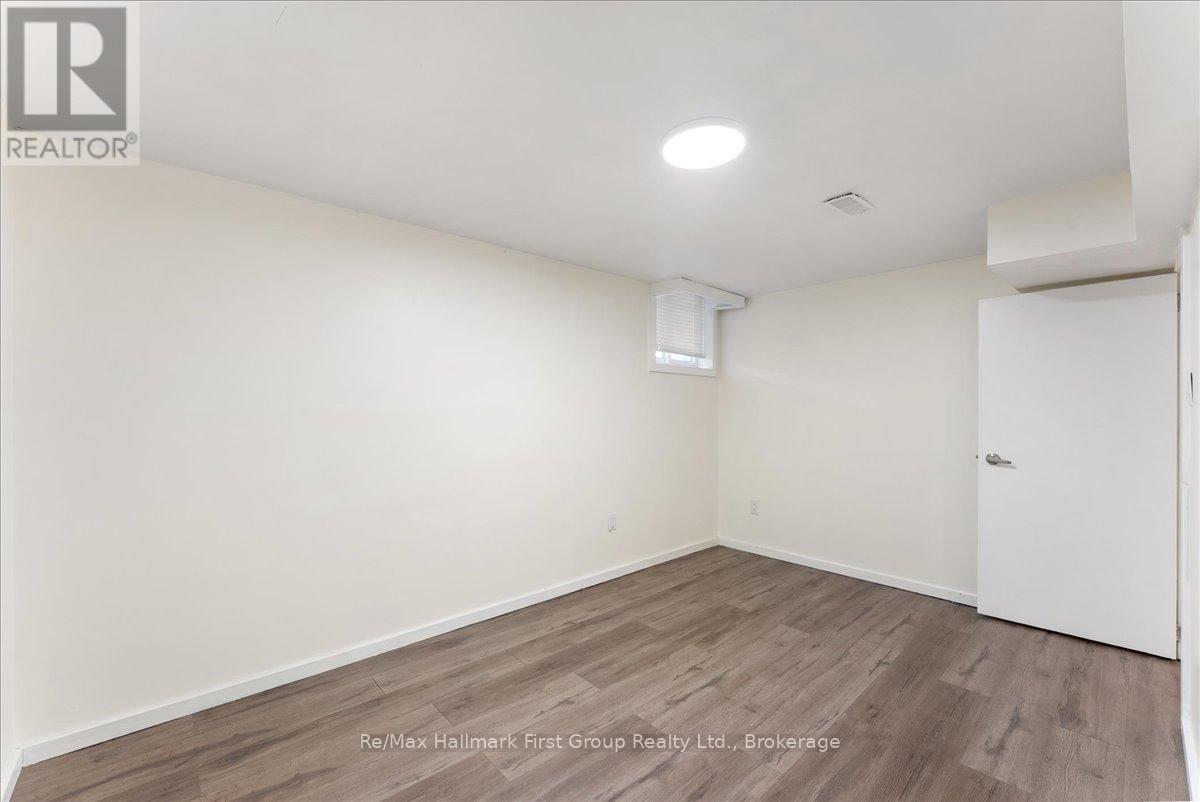 121 Ribblesdale Avenue, Whitby, Ontario  L1N 7K2 - Photo 15 - E13207272