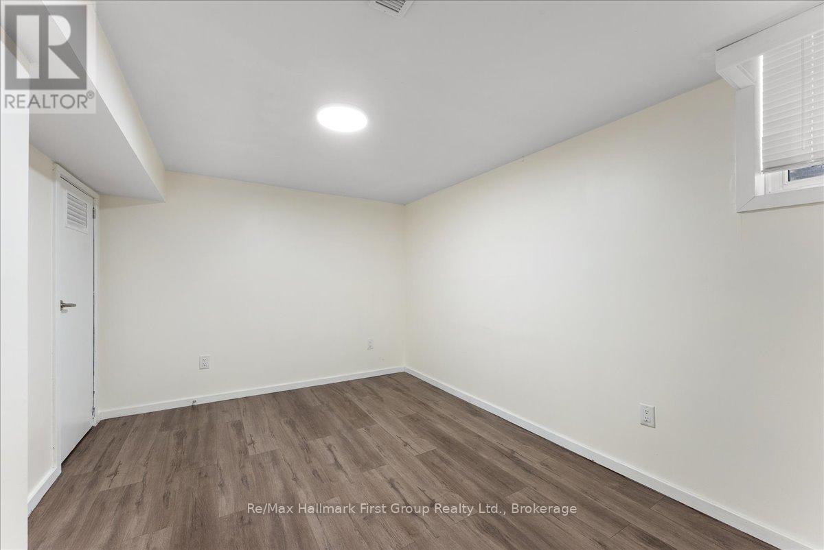 121 Ribblesdale Avenue, Whitby, Ontario  L1N 7K2 - Photo 16 - E13207272