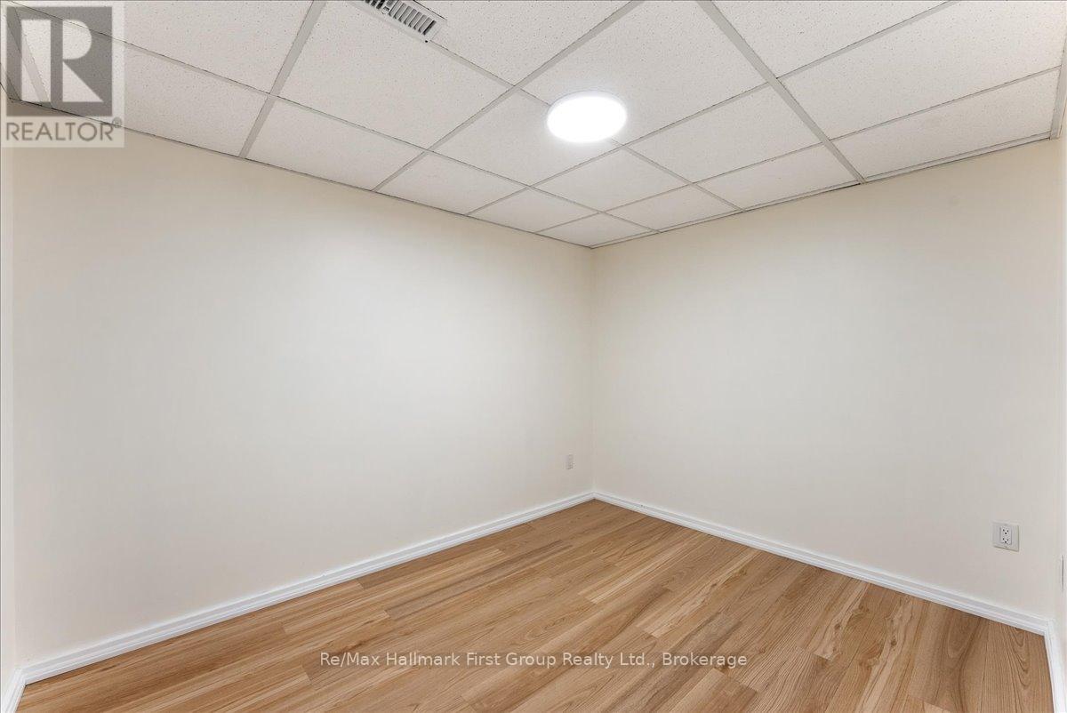 121 Ribblesdale Avenue, Whitby, Ontario  L1N 7K2 - Photo 17 - E13207272