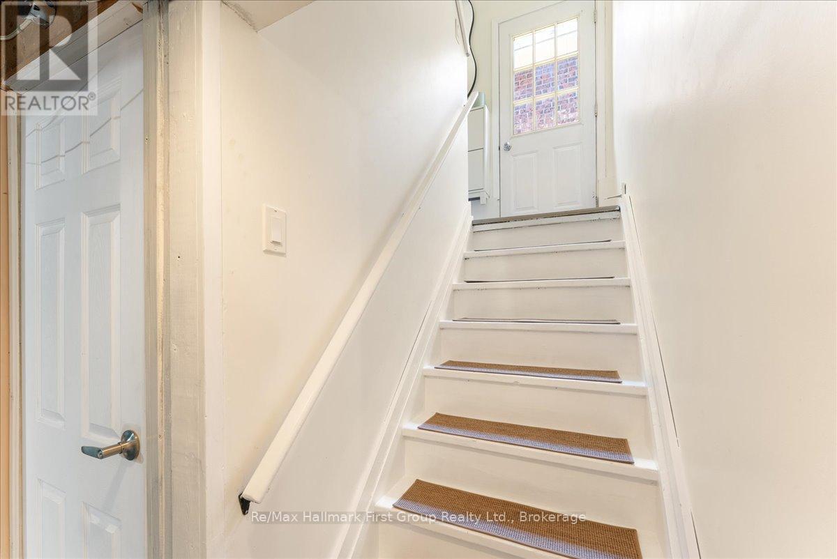 121 Ribblesdale Avenue, Whitby, Ontario  L1N 7K2 - Photo 21 - E13207272
