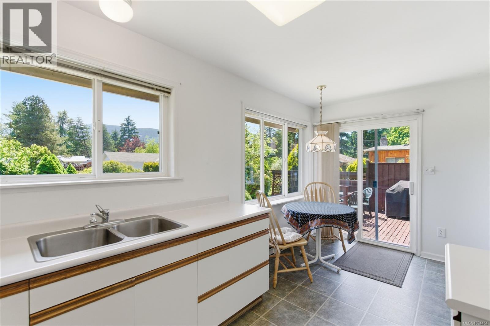 3538 Harris Cres, Whiskey Creek, British Columbia  V9K 1W1 - Photo 6 - 1034454