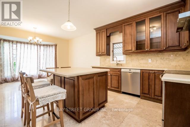 137 Helendale Avenue, Toronto, Ontario  M4R 1C6 - Photo 4 - C13207174