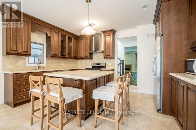 137 Helendale Avenue, Toronto, Ontario  M4R 1C6 - Photo 5 - C13207174