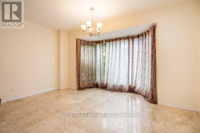 137 Helendale Avenue, Toronto, Ontario  M4R 1C6 - Photo 6 - C13207174