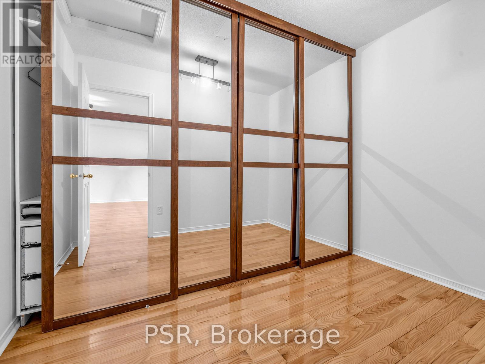 38 Enroutes Street, Toronto, Ontario  M4E 3X8 - Photo 16 - E13207238
