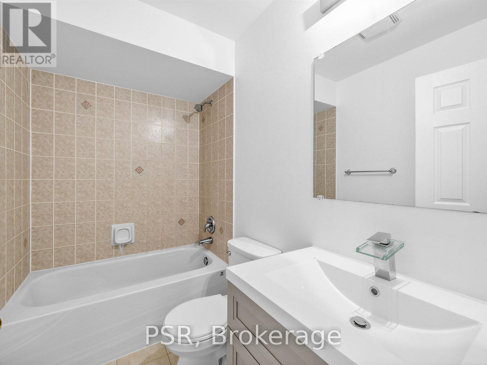 38 Enroutes Street, Toronto, Ontario  M4E 3X8 - Photo 19 - E13207238