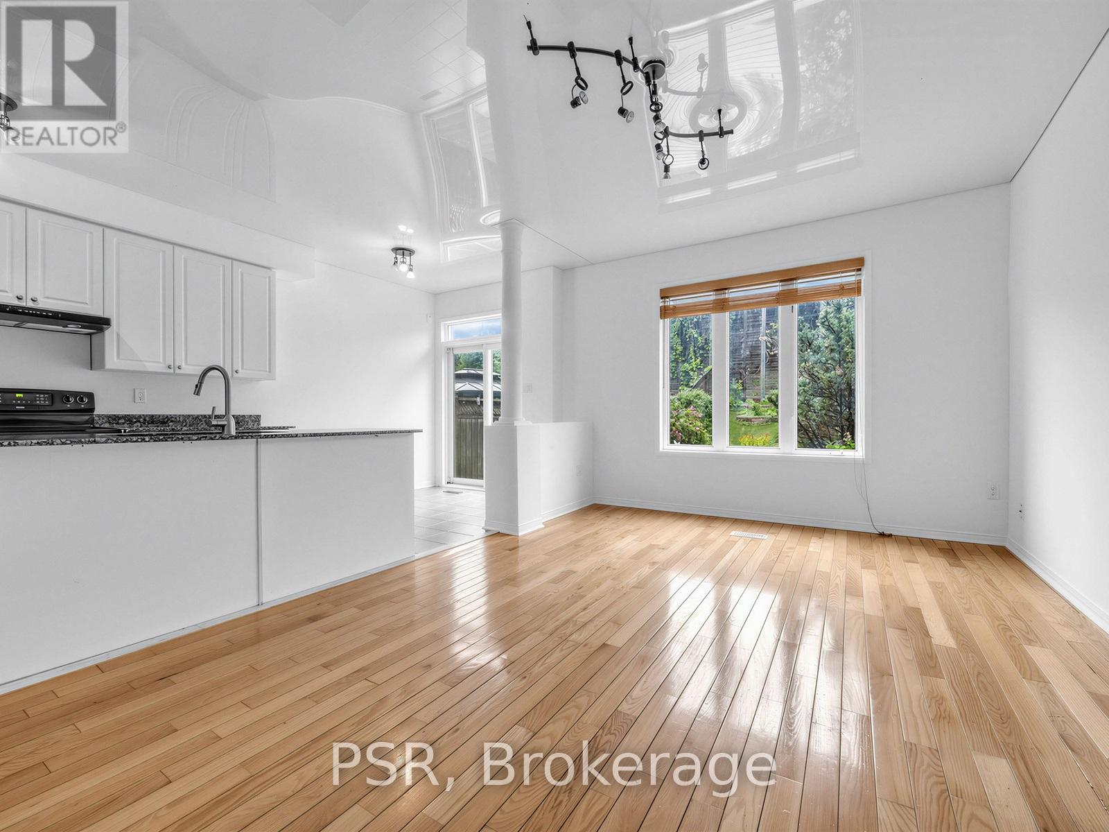 38 Enroutes Street, Toronto, Ontario  M4E 3X8 - Photo 3 - E13207238
