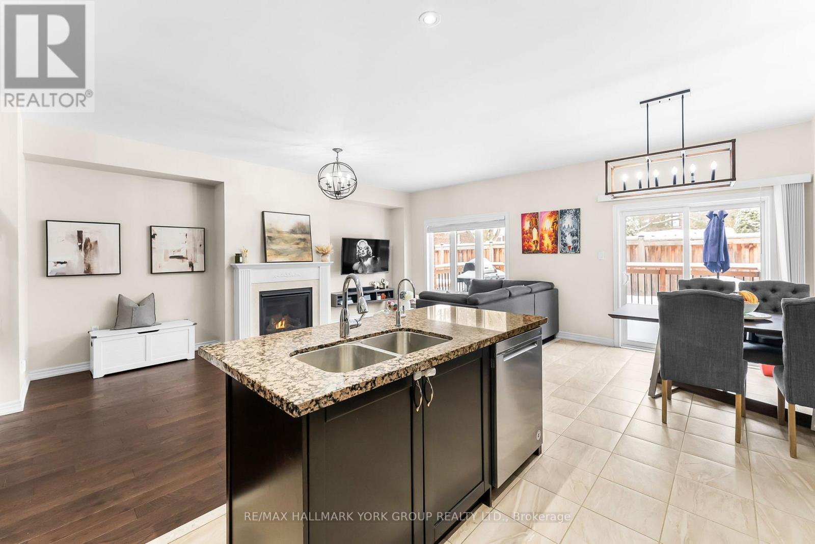 13 Charmuse Lane, East Gwillimbury, Ontario  L9N 1K9 - Photo 5 - N13207226