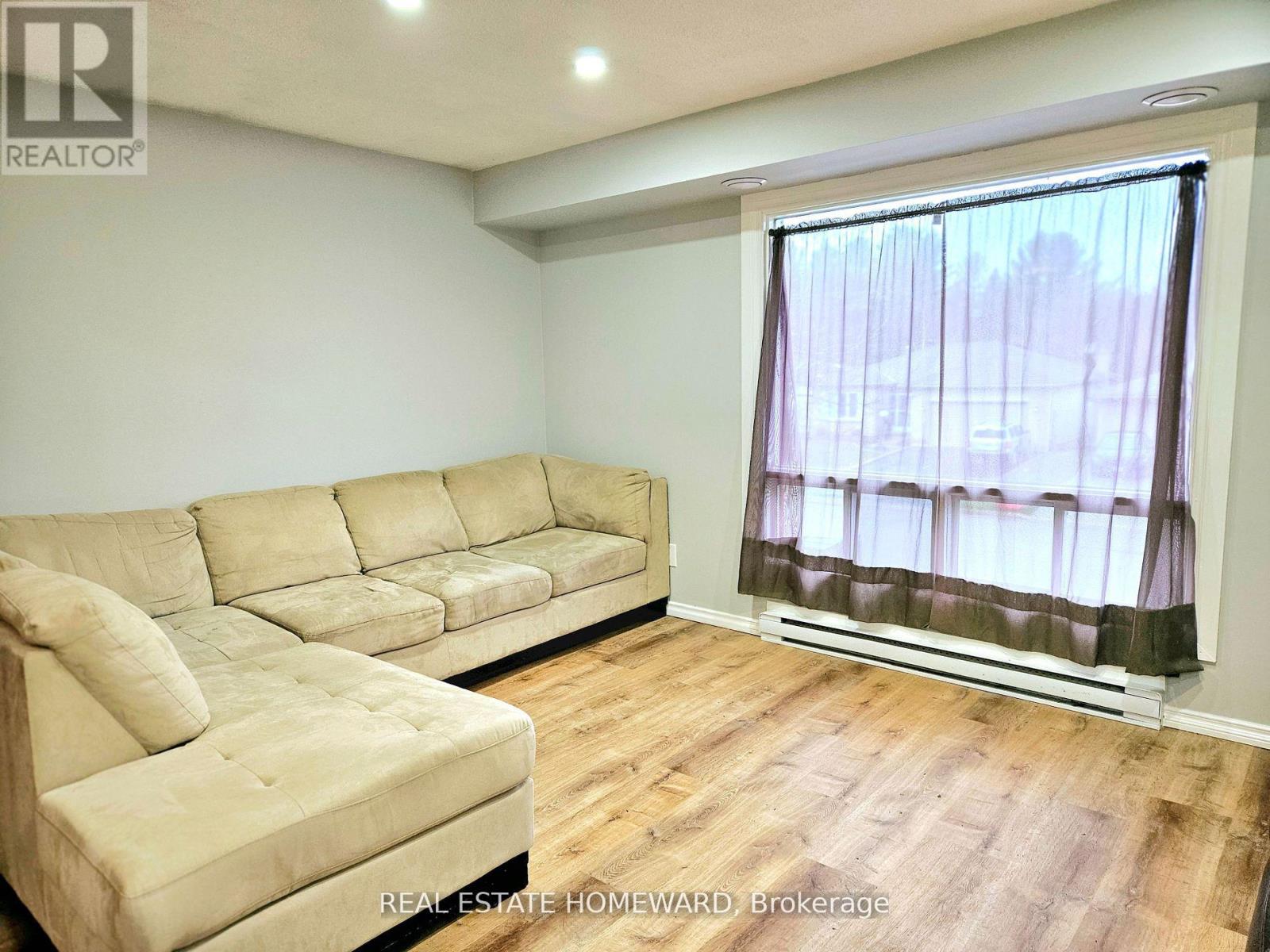 7 Bristow Court, Barrie, Ontario  L4N 6T1 - Photo 8 - S13207234