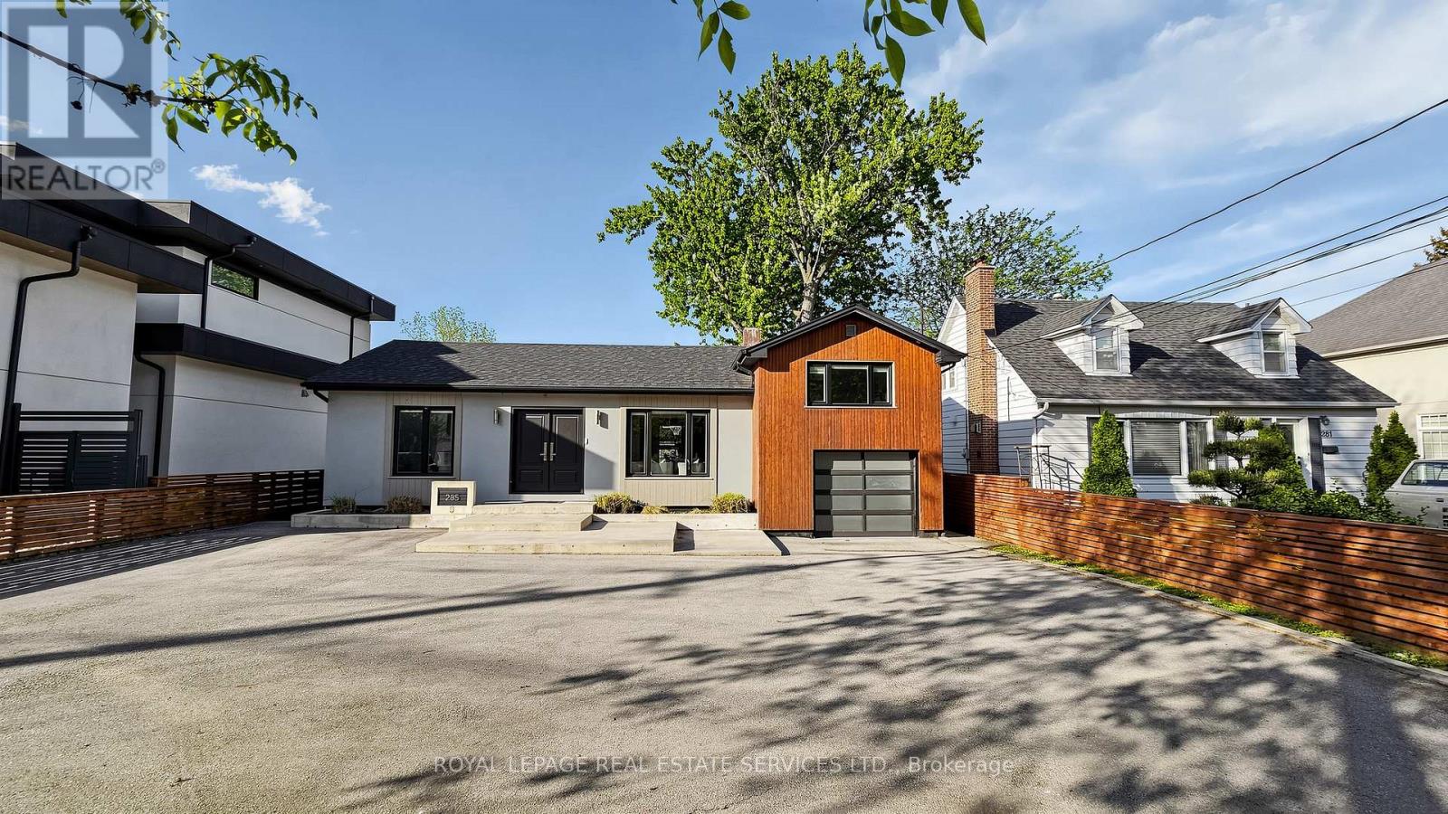 285 Bronte Road, Oakville, Ontario  L6L 3C5 - Photo 1 - W13207128