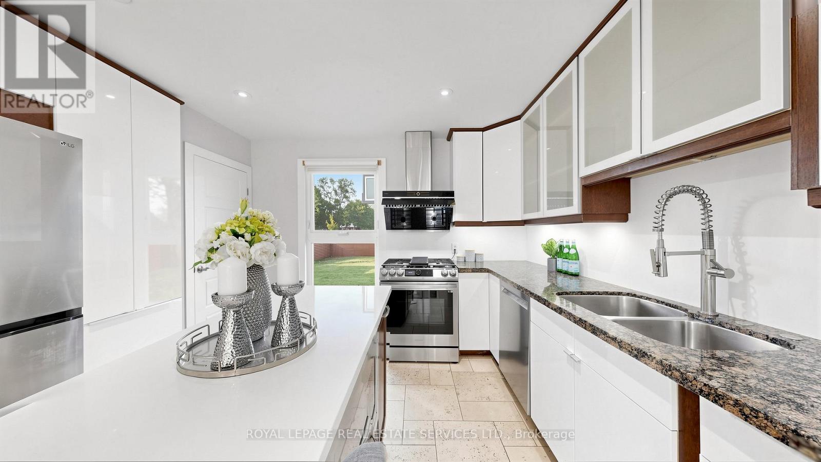 285 Bronte Road, Oakville, Ontario  L6L 3C5 - Photo 15 - W13207128