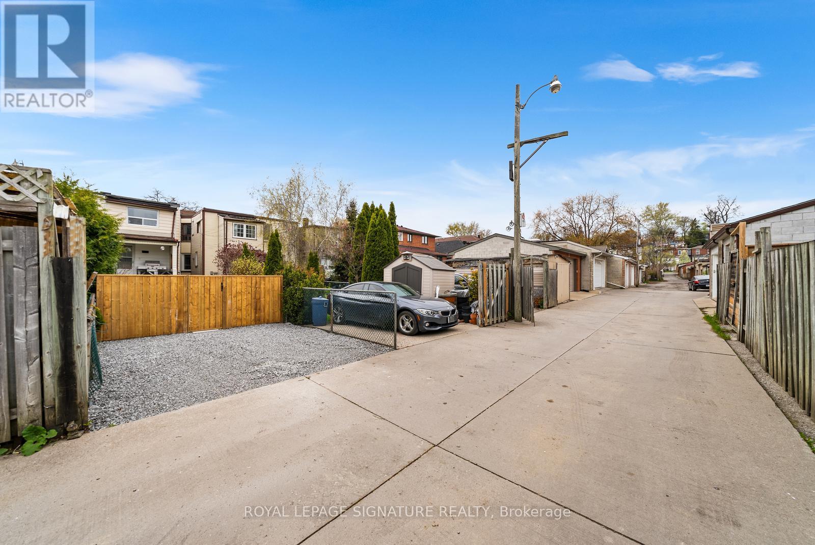 387 Bartlett Avenue N, Toronto, Ontario  M6H 3G8 - Photo 15 - W13207160