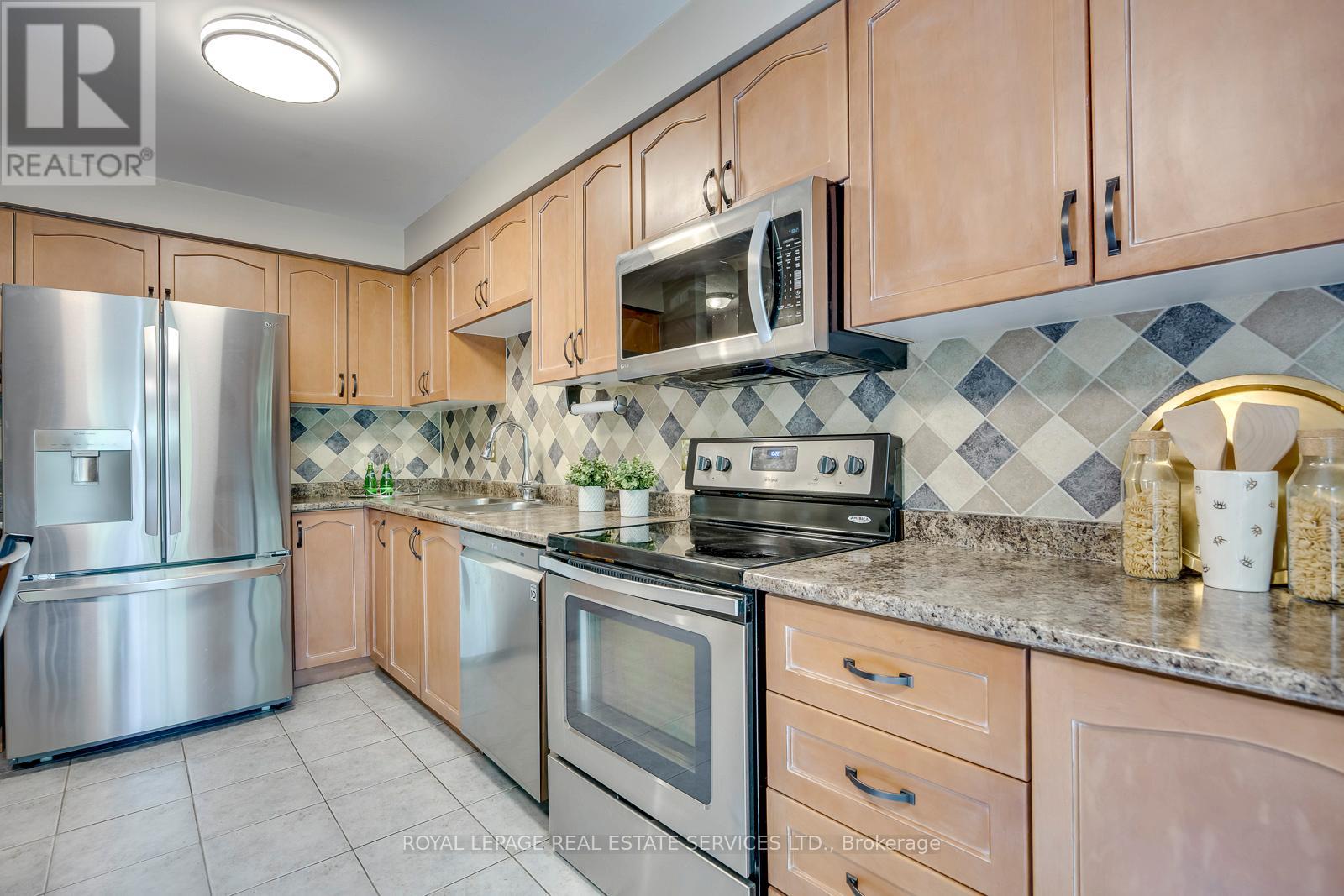 2114 Springdale Road, Oakville, Ontario  L6M 4C6 - Photo 17 - W13207228