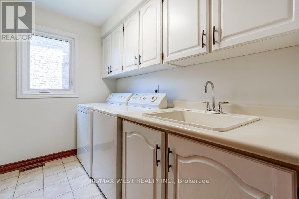 167 Silverhill Drive, Toronto, Ontario  M9B 6J5 - Photo 22 - W13207266