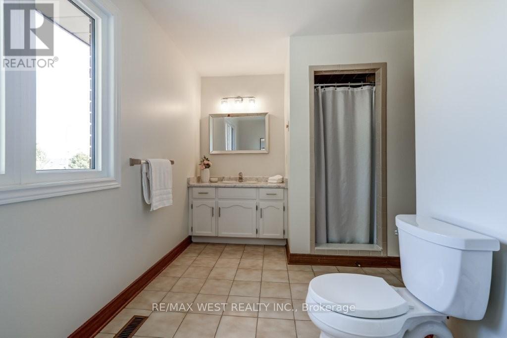 167 Silverhill Drive, Toronto, Ontario  M9B 6J5 - Photo 25 - W13207266