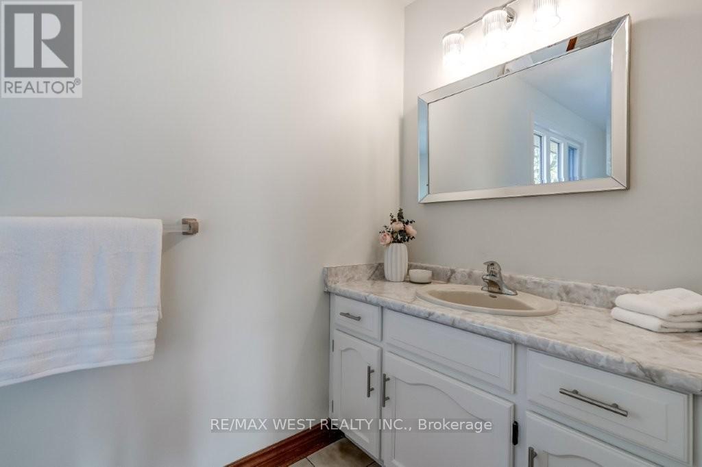167 Silverhill Drive, Toronto, Ontario  M9B 6J5 - Photo 26 - W13207266