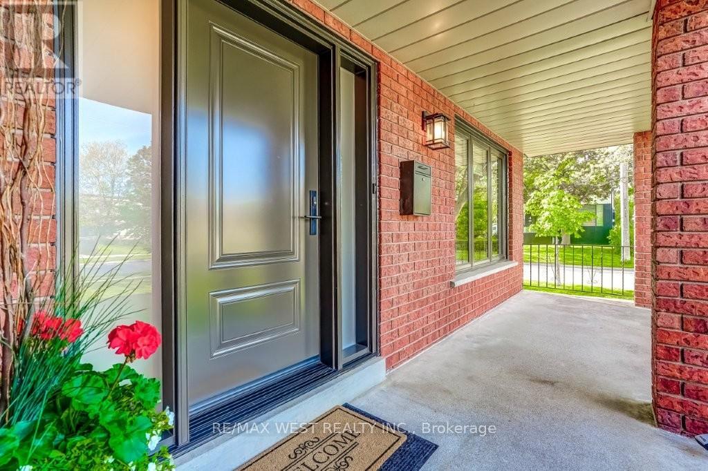 167 Silverhill Drive, Toronto, Ontario  M9B 6J5 - Photo 3 - W13207266