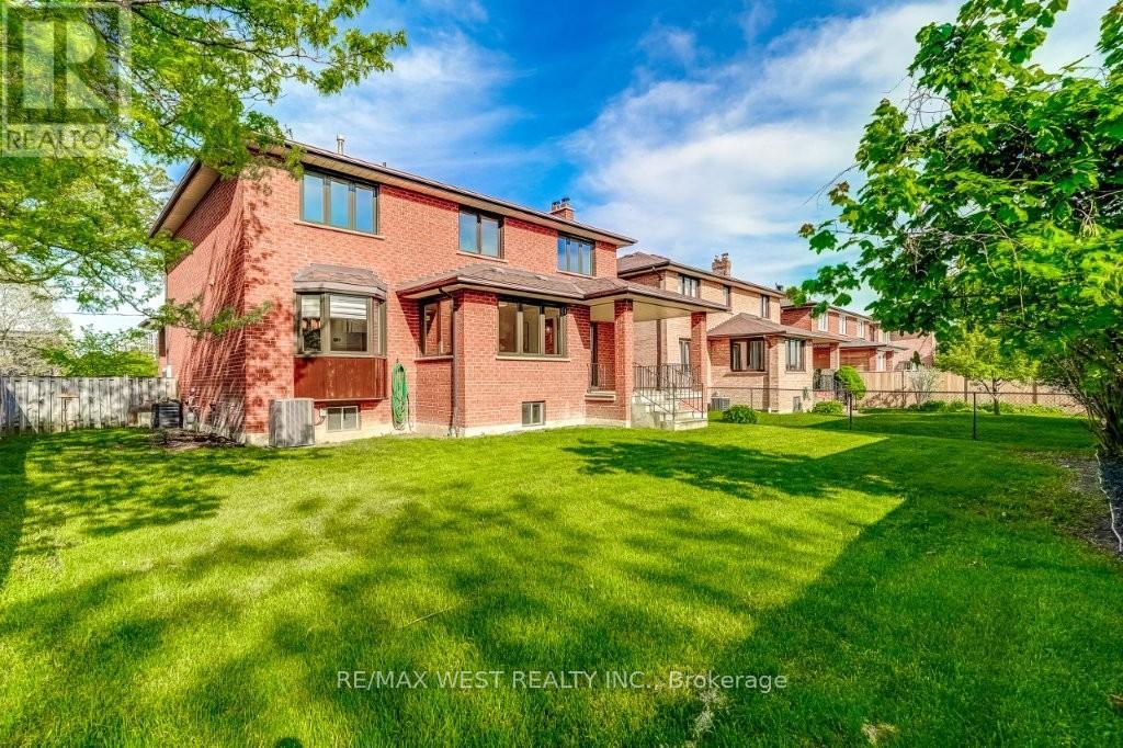 167 Silverhill Drive, Toronto (Islington-City Centre West), Ontario  M9B 6J5 - Photo 33 - W13207266