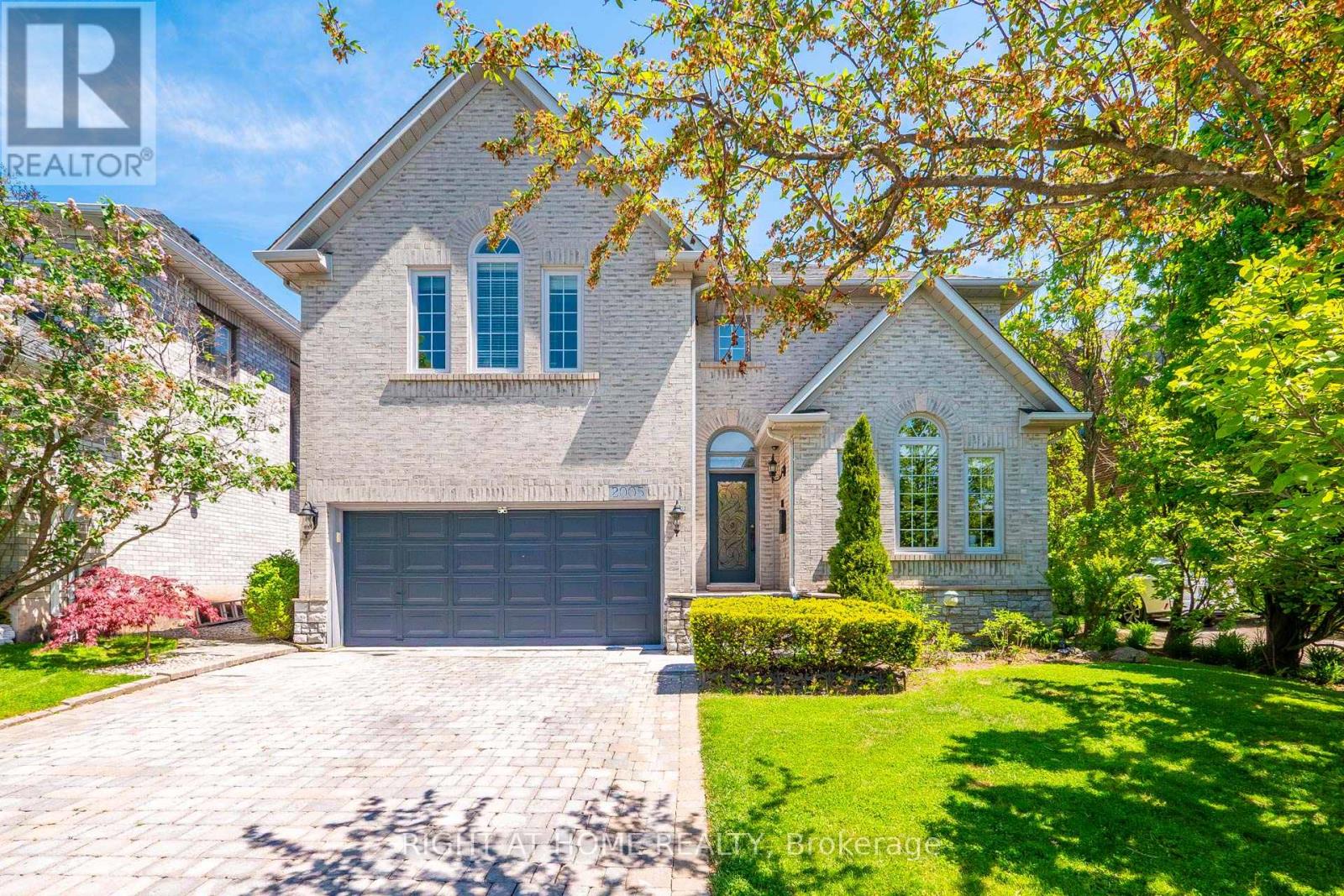 2005 Oak Springs Road, Oakville, Ontario  L6H 5P9 - Photo 1 - W13207270