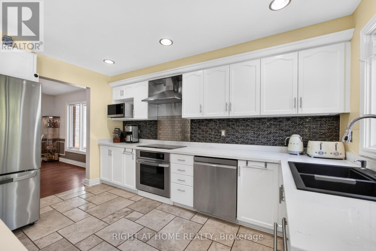 2005 Oak Springs Road, Oakville, Ontario  L6H 5P9 - Photo 13 - W13207270