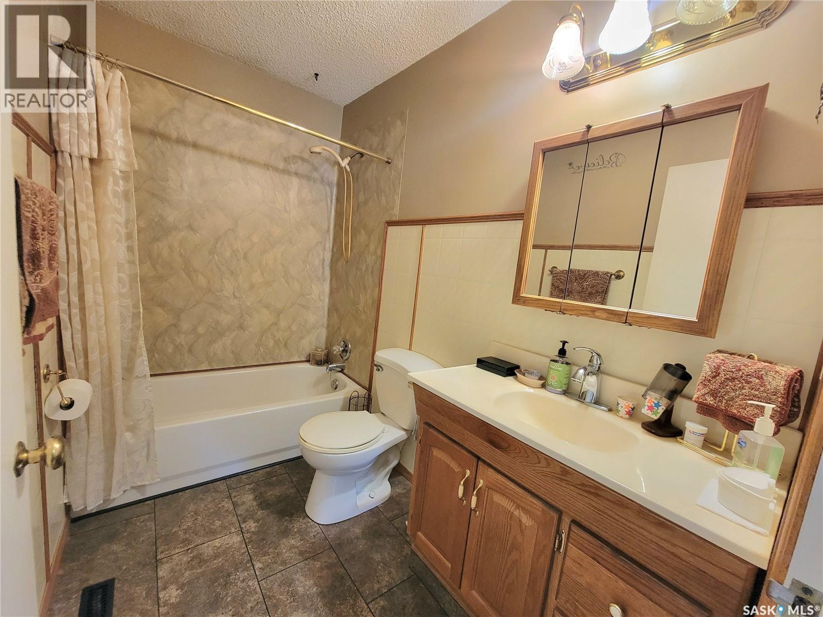 303 3 Street E, Wilkie, Saskatchewan  S0K 4W0 - Photo 10 - SK037399