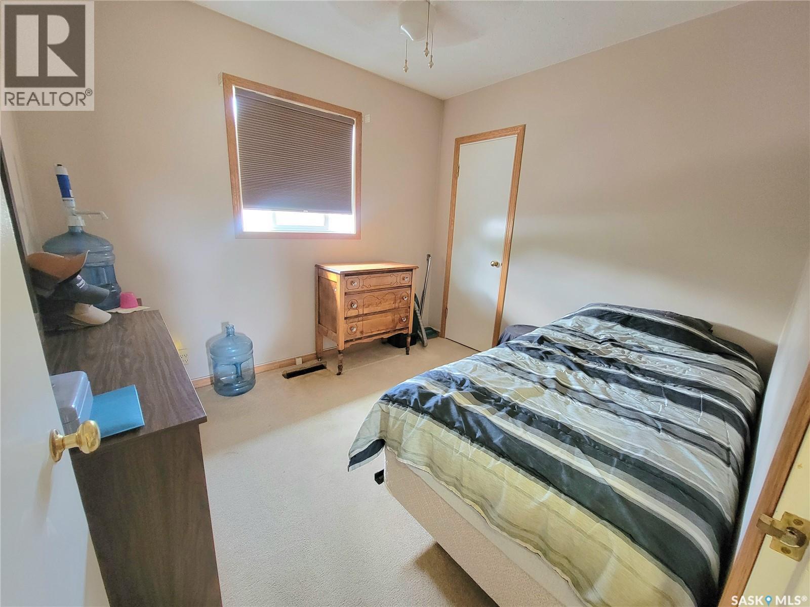 303 3 Street E, Wilkie, Saskatchewan  S0K 4W0 - Photo 11 - SK037399