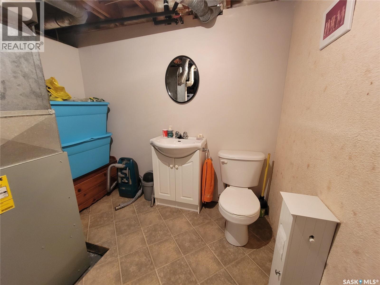 303 3 Street E, Wilkie, Saskatchewan  S0K 4W0 - Photo 20 - SK037399