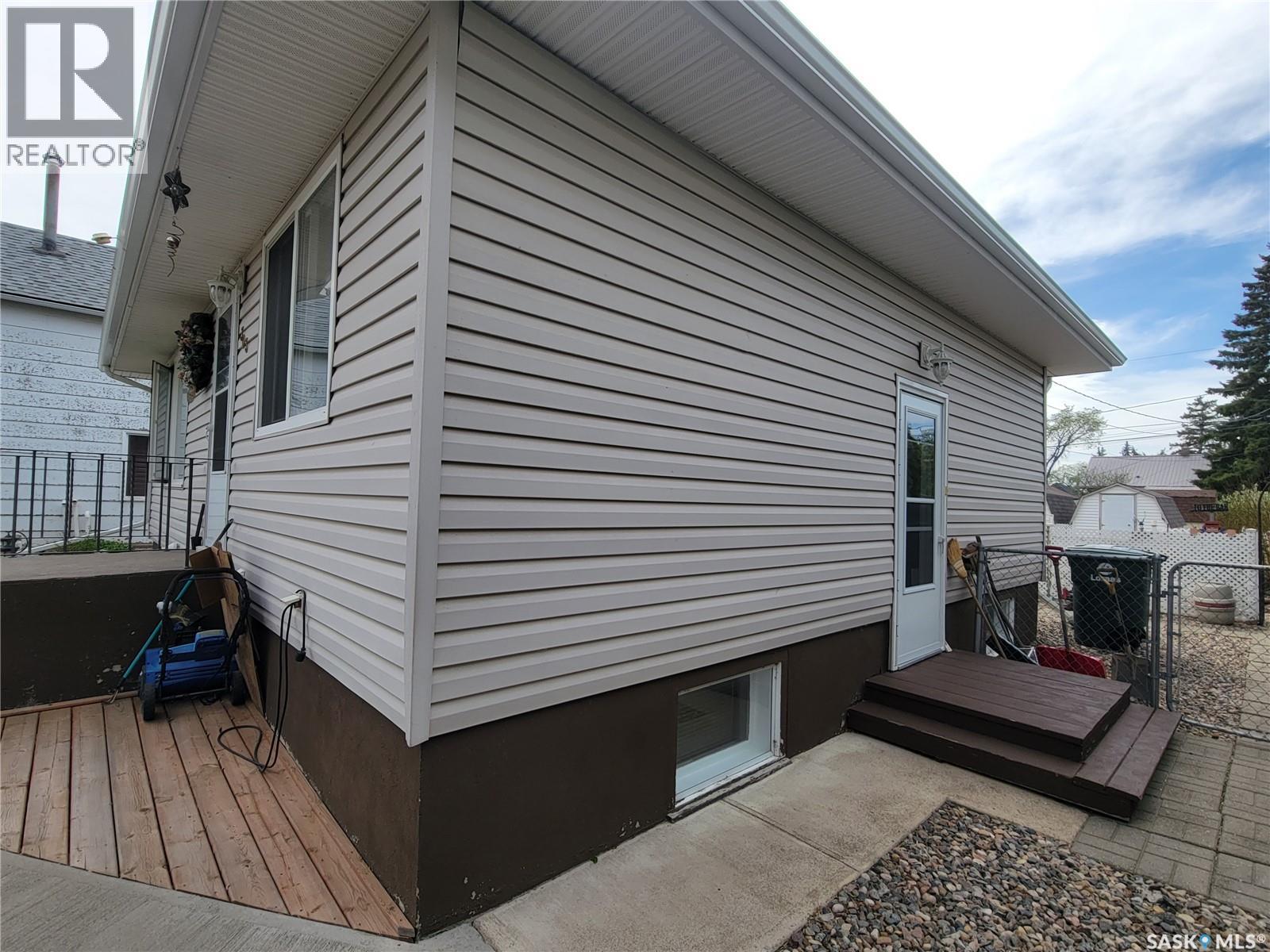 303 3 Street E, Wilkie, Saskatchewan  S0K 4W0 - Photo 24 - SK037399