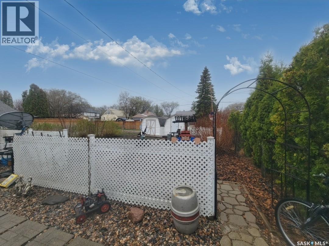 303 3 Street E, Wilkie, Saskatchewan  S0K 4W0 - Photo 28 - SK037399