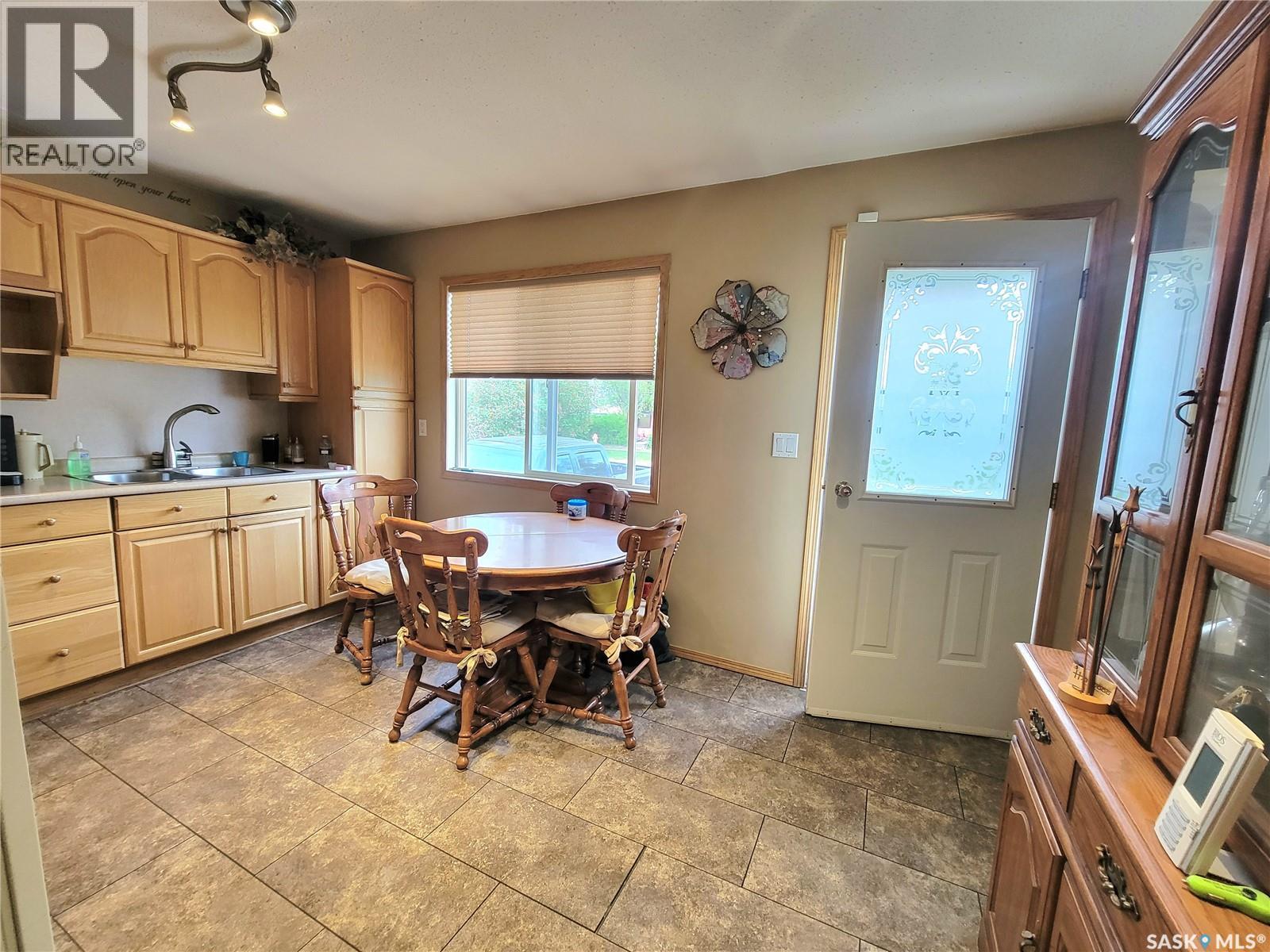 303 3 Street E, Wilkie, Saskatchewan  S0K 4W0 - Photo 4 - SK037399