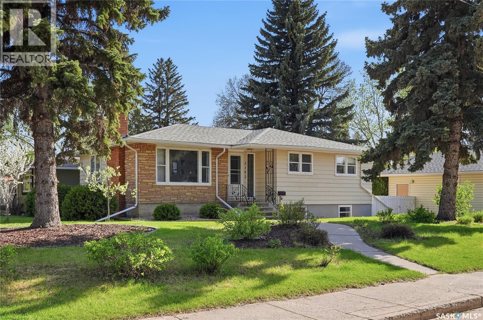 2102 Cumberland Avenue S, Saskatoon, Saskatchewan  S7J 1Z3 - Photo 1 - SK037381