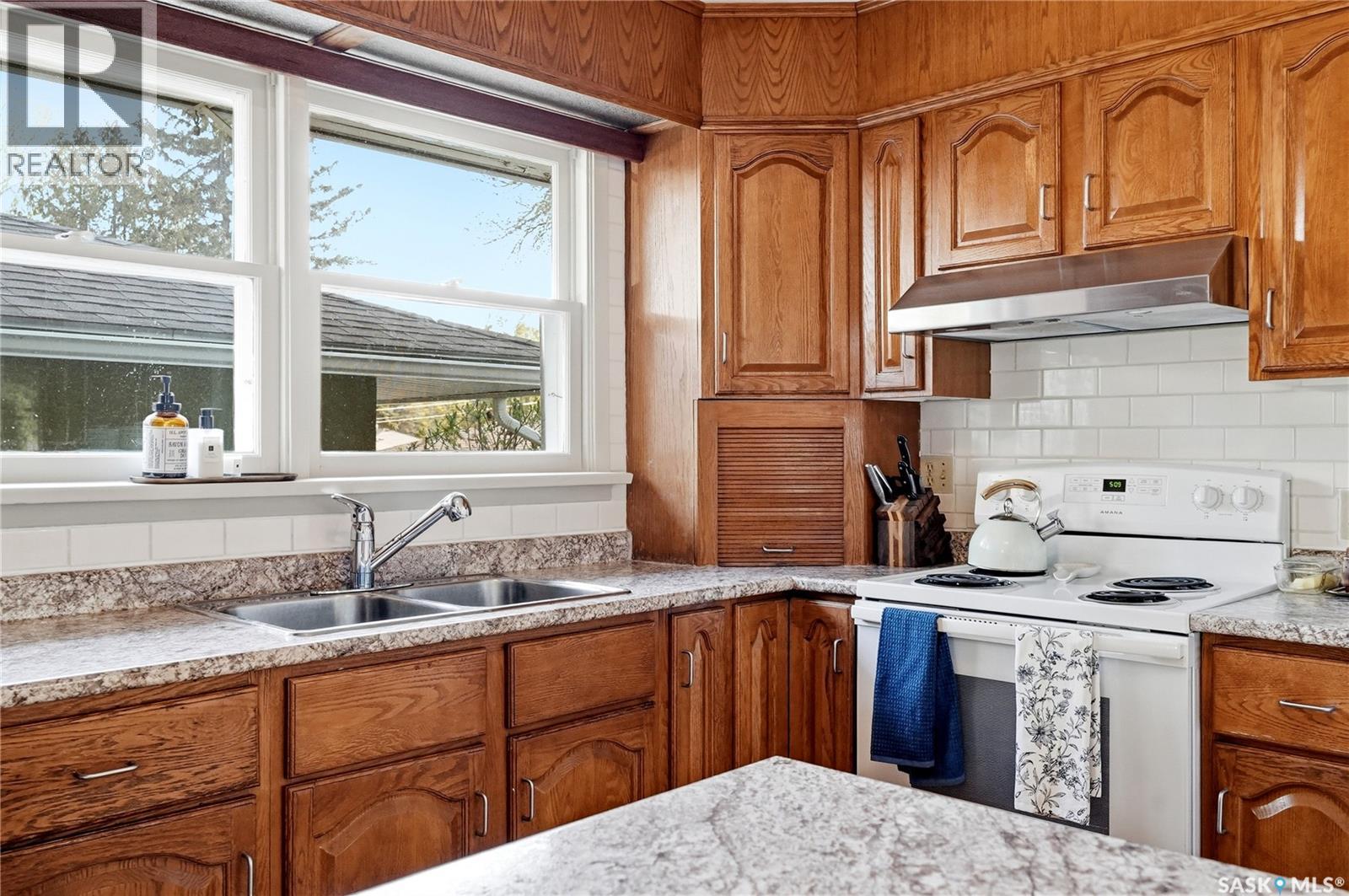 2102 Cumberland Avenue S, Saskatoon, Saskatchewan  S7J 1Z3 - Photo 18 - SK037381