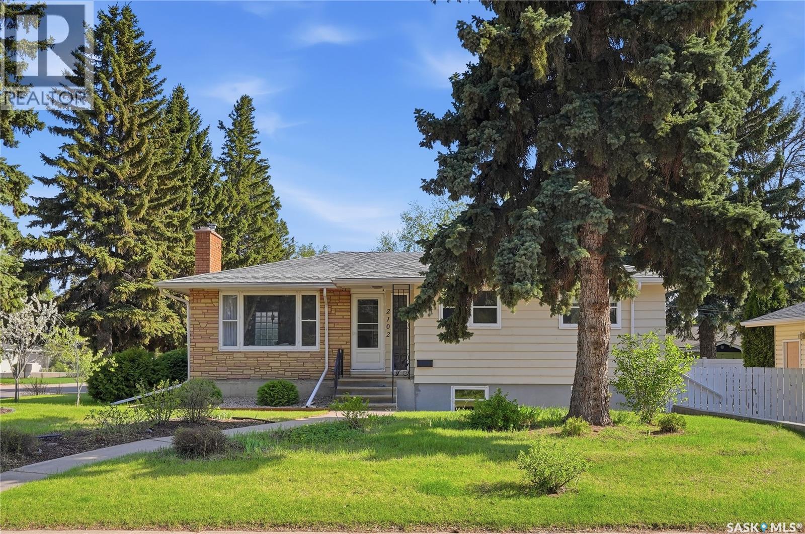 2102 Cumberland Avenue S, Saskatoon, Saskatchewan  S7J 1Z3 - Photo 2 - SK037381