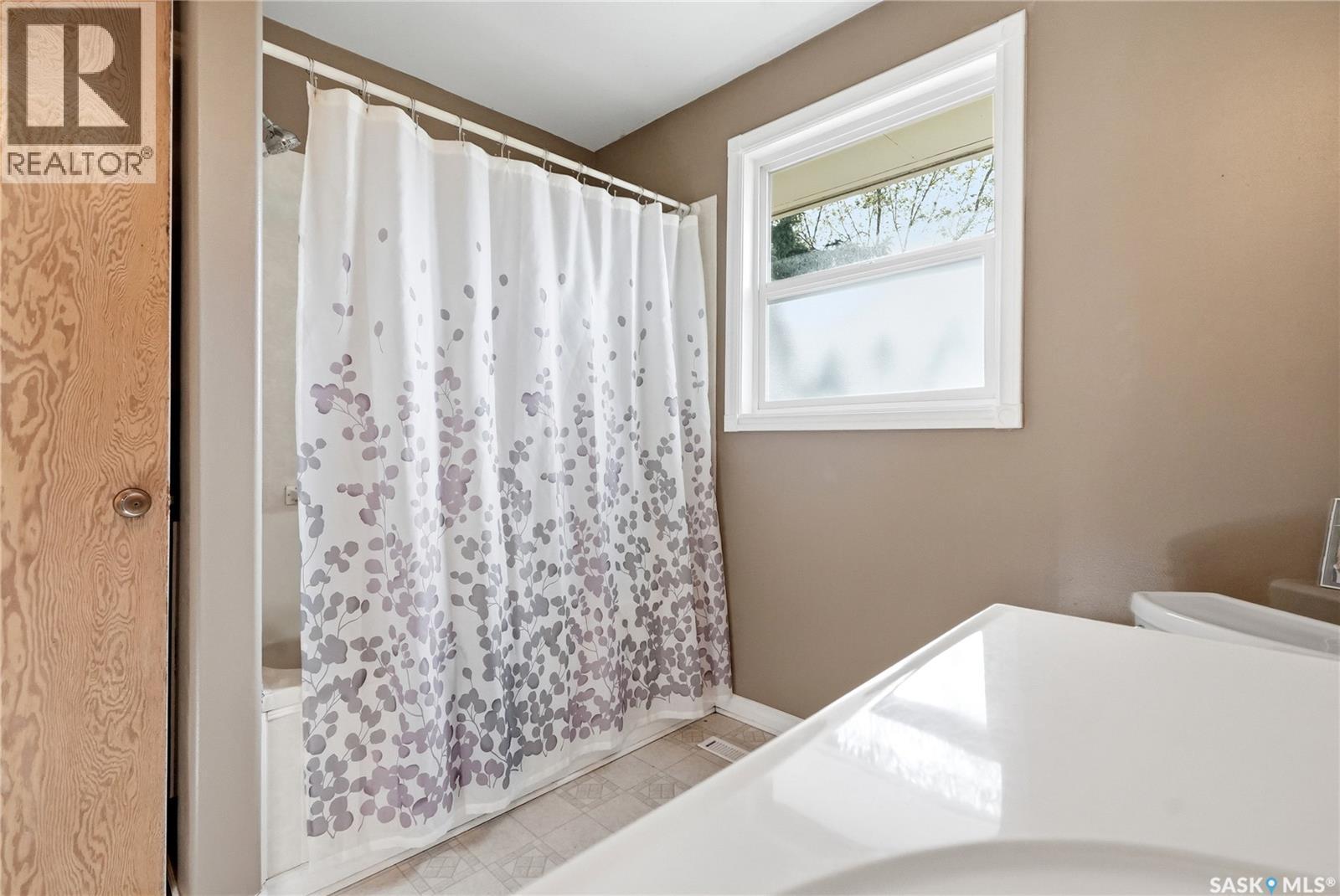 2102 Cumberland Avenue S, Saskatoon, Saskatchewan  S7J 1Z3 - Photo 30 - SK037381