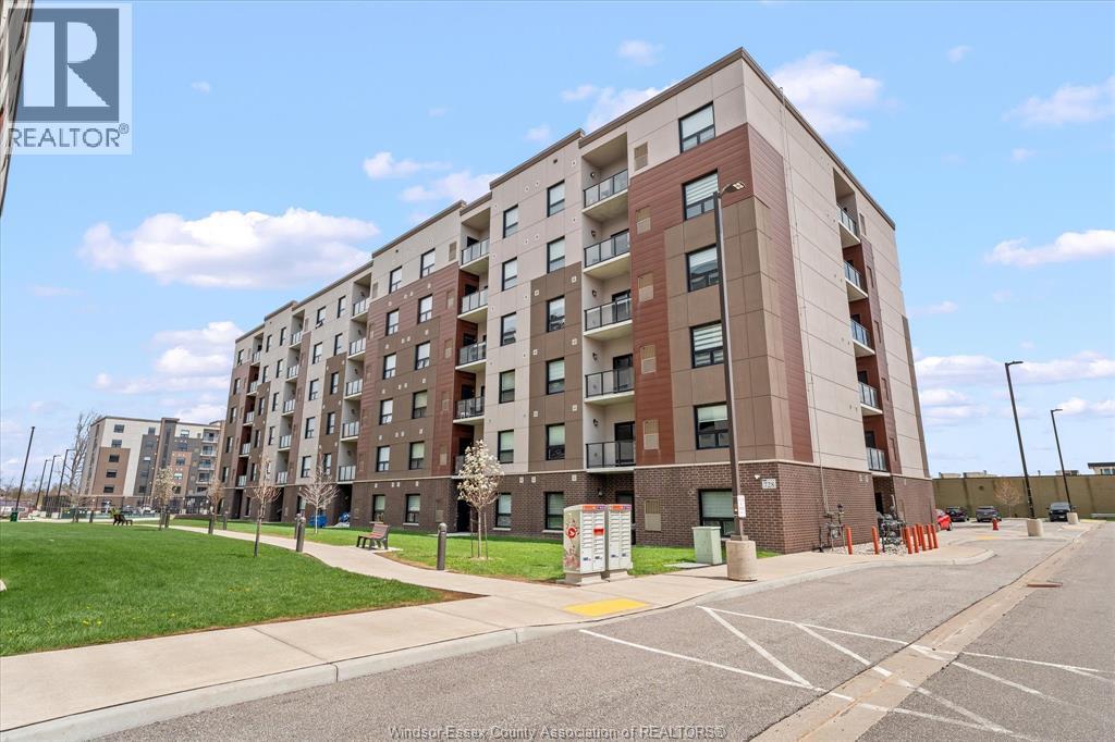 728 BROWNSTONE Unit# 610, Lakeshore, Ontario