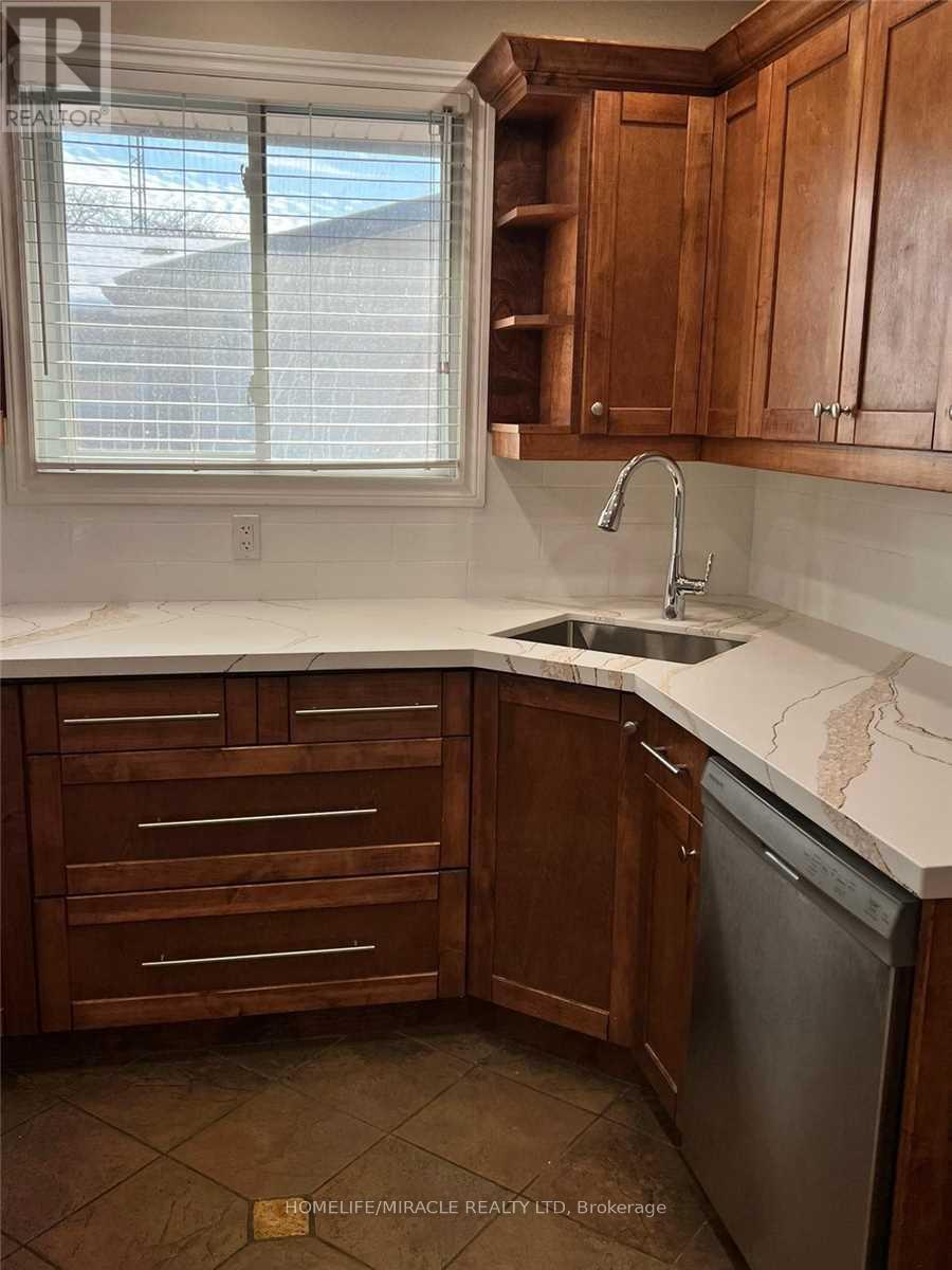 78 Regent Drive, St. Catharines, Ontario  L2M 3L7 - Photo 3 - X13207186