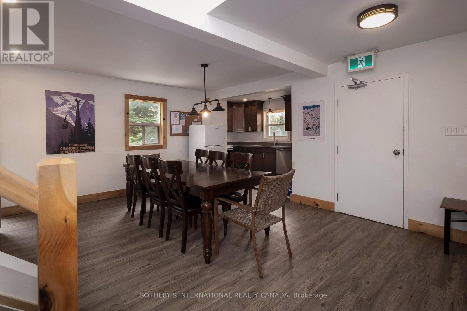210 Arlberg Crescent, Blue Mountains, Ontario  L9Y 0M1 - Photo 10 - X13207268
