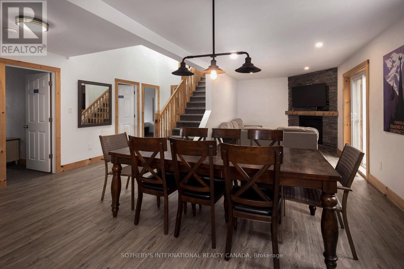 210 Arlberg Crescent, Blue Mountains, Ontario  L9Y 0M1 - Photo 12 - X13207268