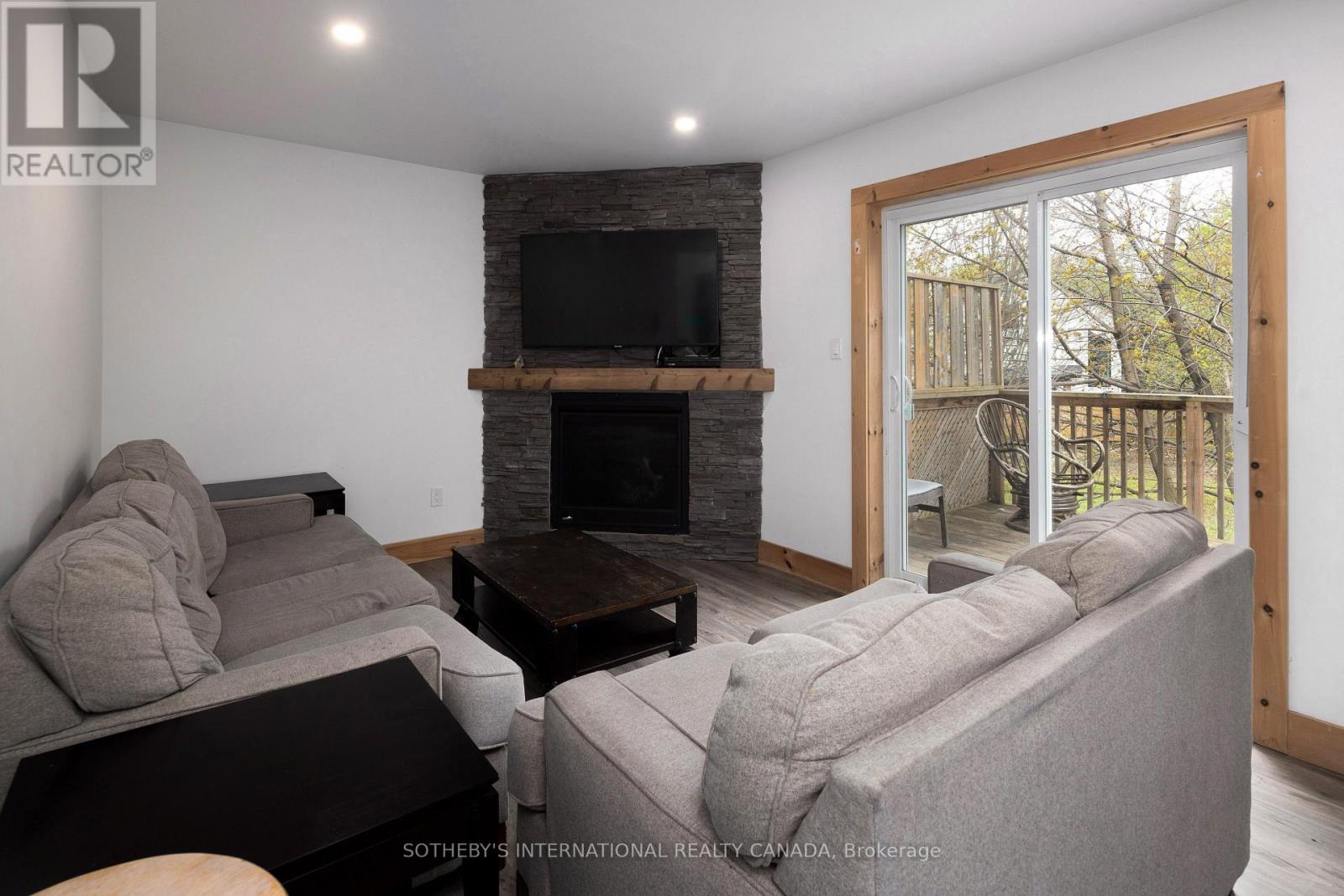 210 Arlberg Crescent, Blue Mountains, Ontario  L9Y 0M1 - Photo 13 - X13207268